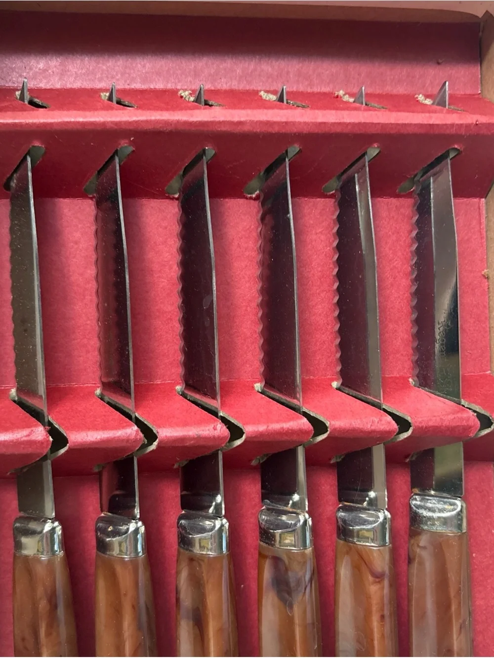 Set of 6 Vintage Regent Sheffield Marbleized Serrated Stainless Steak Knives